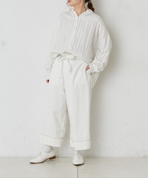 PUAL CE CIN（ピュアルセシン）の「甘撚りツイル配色ステッチワイドパンツ（その他パンツ・レディース・オフホワイト/チャコール/ナチュラル・FREE）」の13枚目の写真