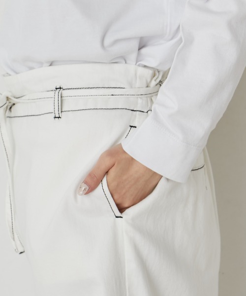 PUAL CE CIN（ピュアルセシン）の「甘撚りツイル配色ステッチワイドパンツ（その他パンツ・レディース・オフホワイト/チャコール/ナチュラル・FREE）」の7枚目の写真