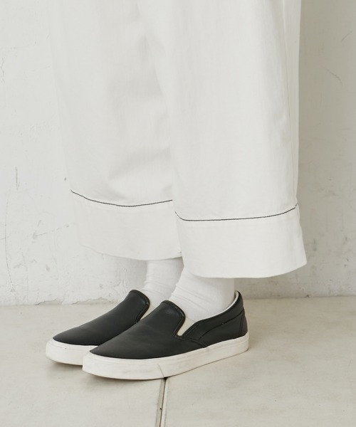 PUAL CE CIN（ピュアルセシン）の「甘撚りツイル配色ステッチワイドパンツ（その他パンツ・レディース・オフホワイト/チャコール/ナチュラル・FREE）」の16枚目の写真