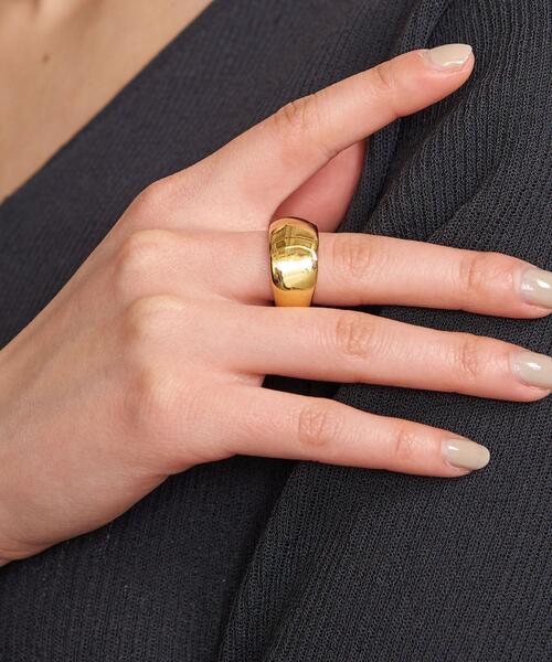 VELATTI（ヴェラッティ）の「＜VELATTI＞シンプルボリュームリング ◆（リング・レディース・シルバー/ゴールド・FREE）」の8枚目の写真