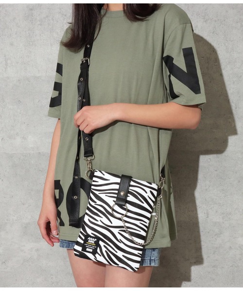 ANAP GiRL(アナップガール)の「3パターンチェーン付ショルダーバッグ(ショルダーバッグ・キッズ・ブラック/その他/ホワイト×ブラック・FREE)」の6枚目の写真