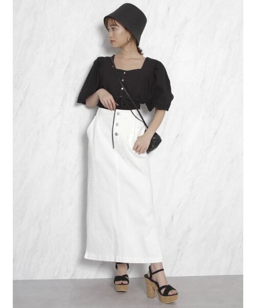 dazzlin（ダズリン）の「ダブルスリットデニムストレートスカート（スカート・レディース・ベージュ/オフホワイト/インディゴブルー・SMALL/MEDIUM）」の14枚目の写真