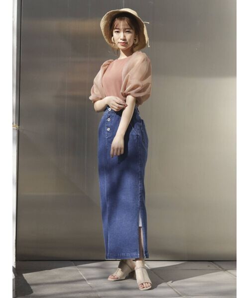 dazzlin（ダズリン）の「ダブルスリットデニムストレートスカート（スカート・レディース・ベージュ/オフホワイト/インディゴブルー・SMALL/MEDIUM）」の8枚目の写真