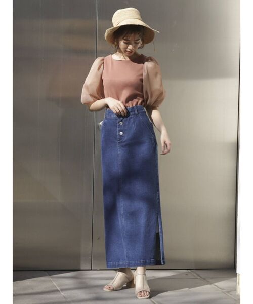 dazzlin（ダズリン）の「ダブルスリットデニムストレートスカート（スカート・レディース・ベージュ/オフホワイト/インディゴブルー・SMALL/MEDIUM）」の7枚目の写真