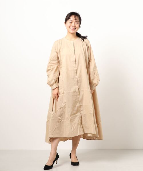 Samansa Mos2（サマンサ モスモス）の「バンドカラー比翼ワンピース（ワンピース・レディース・パープル/オフホワイト/ベージュ/チャコール/グリーン・ﾌﾘ-）」の8枚目の写真