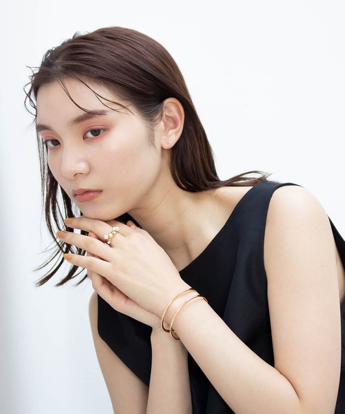 JUICY ROCK（ジューシーロック）の「ダブルラインバングル（バングル/リストバンド・レディース・シルバー/ゴールド・ONE SIZE）」の8枚目の写真