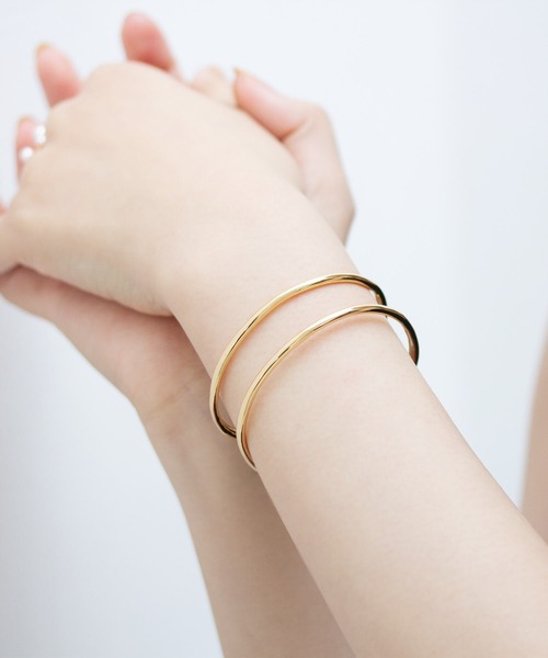 JUICY ROCK（ジューシーロック）の「ダブルラインバングル（バングル/リストバンド・レディース・シルバー/ゴールド・ONE SIZE）」の10枚目の写真