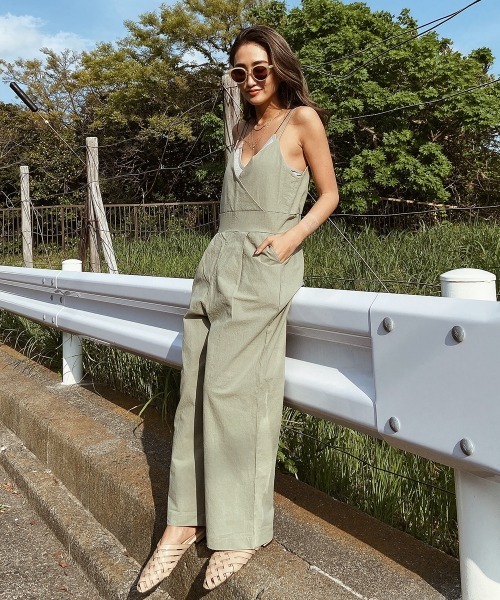 esutoreja（エストレジャ）の「カシュクールロンパース（つなぎ/オールインワン・レディース・ブラック/ベージュ/カーキ・FREE）」の3枚目の写真