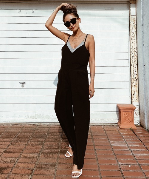 esutoreja（エストレジャ）の「カシュクールロンパース（つなぎ/オールインワン・レディース・ブラック/ベージュ/カーキ・FREE）」の2枚目の写真