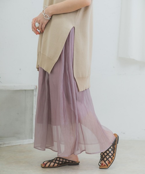 ITEMS URBANRESEARCH（アイテムズ アーバンリサーチ）の「シアーシャイニーフレアスカート（スカート・レディース・ホワイト/パープル/カーキ/グリーン・FREE）」の4枚目の写真