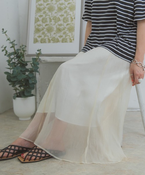 ITEMS URBANRESEARCH（アイテムズ アーバンリサーチ）の「シアーシャイニーフレアスカート（スカート・レディース・ホワイト/パープル/カーキ/グリーン・FREE）」の13枚目の写真