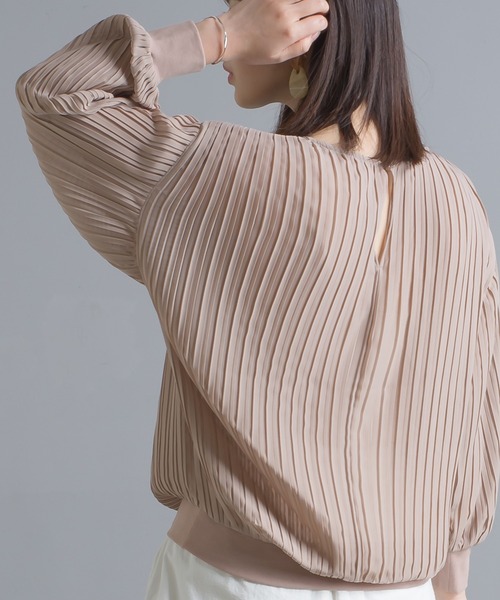 OMNES Supremo(オムネス スプレモ)の「シフォンプリーツプルオーバー ブラウス(シャツ/ブラウス・レディース・ブラック/ベージュ/イエロー・FREE)」の14枚目の写真