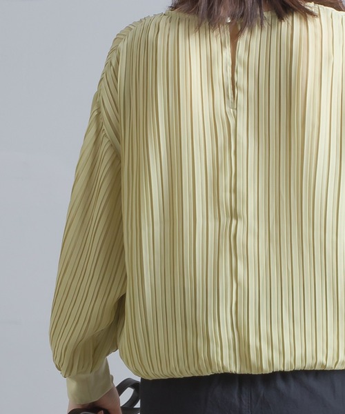 OMNES Supremo(オムネス スプレモ)の「シフォンプリーツプルオーバー ブラウス(シャツ/ブラウス・レディース・ブラック/ベージュ/イエロー・FREE)」の6枚目の写真