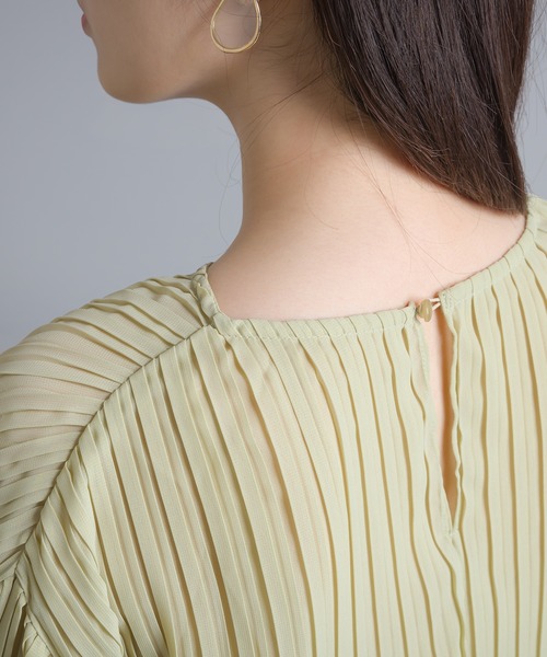 OMNES Supremo(オムネス スプレモ)の「シフォンプリーツプルオーバー ブラウス(シャツ/ブラウス・レディース・ブラック/ベージュ/イエロー・FREE)」の15枚目の写真