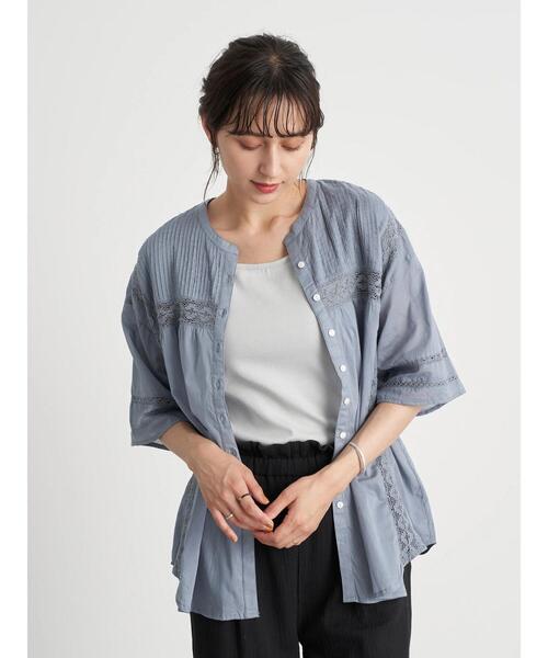 earth music&ecology（アースミュージックアンドエコロジー）の「ピンタックレースチュニック　＊（シャツ/ブラウス・レディース・オフホワイト/ベージュ/サックスブルー/ブラック・FREE）」の20枚目の写真