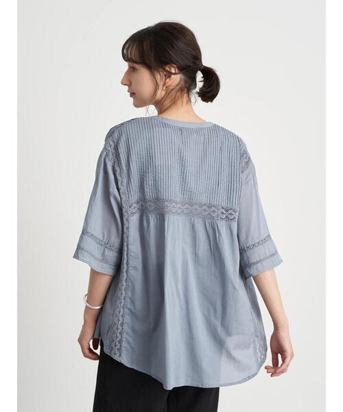 earth music&ecology（アースミュージックアンドエコロジー）の「ピンタックレースチュニック　＊（シャツ/ブラウス・レディース・オフホワイト/ベージュ/サックスブルー/ブラック・FREE）」の17枚目の写真