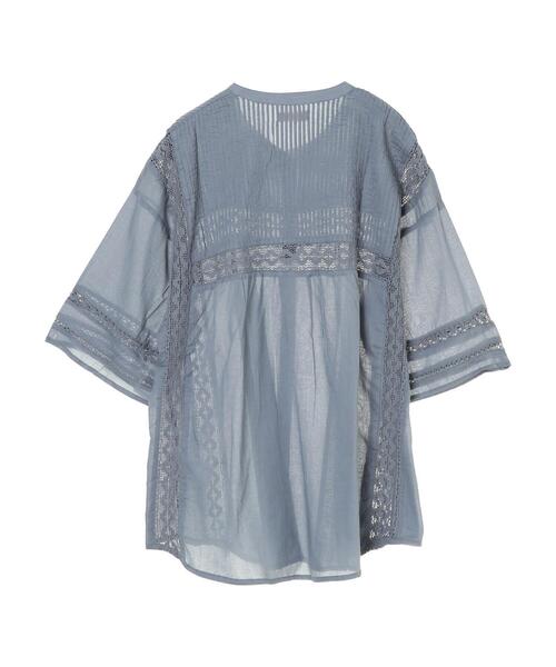 earth music&ecology（アースミュージックアンドエコロジー）の「ピンタックレースチュニック　＊（シャツ/ブラウス・レディース・オフホワイト/ベージュ/サックスブルー/ブラック・FREE）」の12枚目の写真