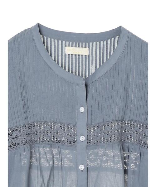 earth music&ecology（アースミュージックアンドエコロジー）の「ピンタックレースチュニック　＊（シャツ/ブラウス・レディース・オフホワイト/ベージュ/サックスブルー/ブラック・FREE）」の11枚目の写真