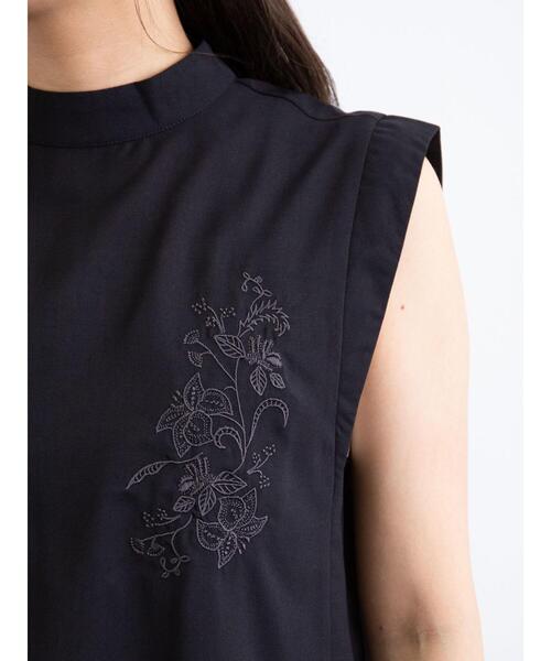 ELENCARE DUE（エレンカーレデュエ）の「・ELENCARE DUE 刺繍ノースリチュニック＊（シャツ/ブラウス・レディース・ブラック/オフホワイト/ブルー/ミント・FREE）」の14枚目の写真