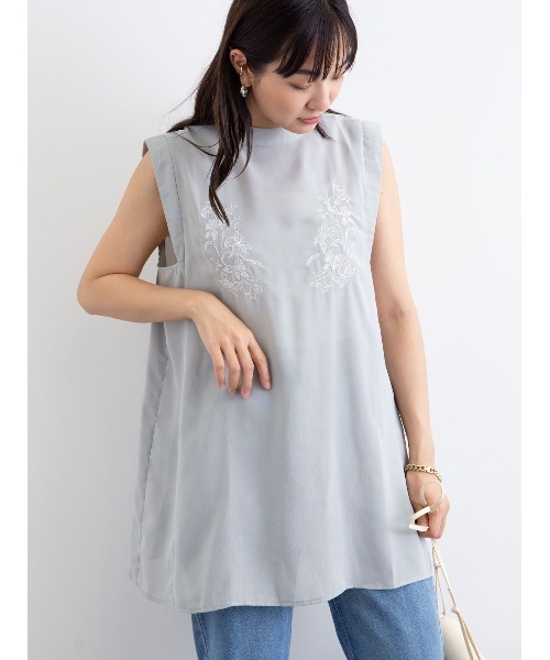 ELENCARE DUE（エレンカーレデュエ）の「・ELENCARE DUE 刺繍ノースリチュニック＊（シャツ/ブラウス・レディース・ブラック/オフホワイト/ブルー/ミント・FREE）」の3枚目の写真