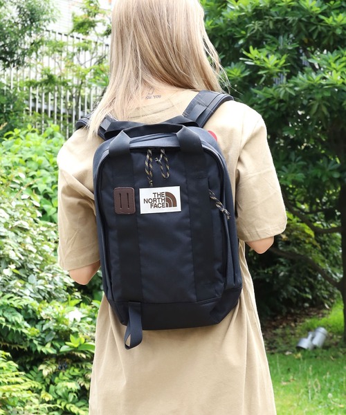 THE NORTH FACE(ザノースフェイス)の「THE NORTH FACE/ザ・ノースフェイス Tote Pack リュック(バックパック/リュック・メンズ・ブラック・ONE SIZE)」の2枚目の写真
