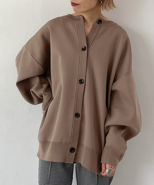 PAGEBOY（ページボーイ）の「〈手洗い可能〉WEB限定アイテム / クルーネックボリュームカーディガン（カーディガン/ボレロ・レディース・ブラック/ブラウン系その他/ブルー系その他/グレイッシュベージュ/オフホワイト/グリーン/オレンジ/ブルー/ターコイズブルー/イエロー/ホワイト系その他/パープル/ホワイト系その他2/ホワイト系その他3/レッド/ホワイト系その他4・FREE）」の7枚目の写真