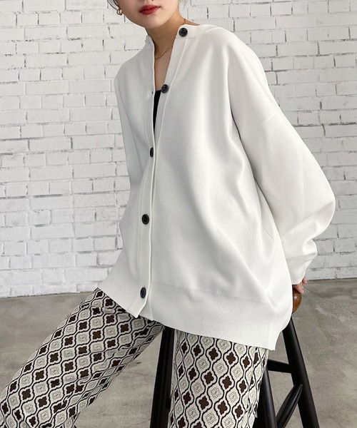 PAGEBOY（ページボーイ）の「〈手洗い可能〉WEB限定アイテム / クルーネックボリュームカーディガン（カーディガン/ボレロ・レディース・ブラック/ブラウン系その他/ブルー系その他/グレイッシュベージュ/オフホワイト/グリーン/オレンジ/ブルー/ターコイズブルー/イエロー/ホワイト系その他/パープル/ホワイト系その他2/ホワイト系その他3/レッド/ホワイト系その他4・FREE）」の2枚目の写真