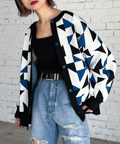 PAGEBOY（ページボーイ）の「〈手洗い可能〉WEB限定アイテム / クルーネックボリュームカーディガン（カーディガン/ボレロ・レディース・ブラック/ブラウン系その他/ブルー系その他/グレイッシュベージュ/オフホワイト/グリーン/オレンジ/ブルー/ターコイズブルー/イエロー/ホワイト系その他/パープル/ホワイト系その他2/ホワイト系その他3/レッド/ホワイト系その他4・FREE）」の5枚目の写真