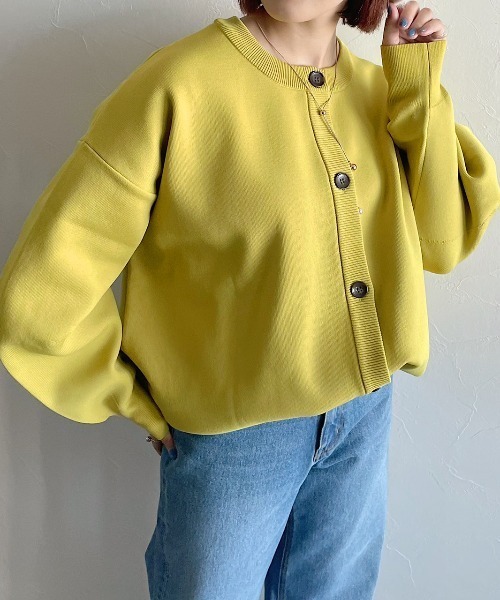 PAGEBOY（ページボーイ）の「〈手洗い可能〉WEB限定アイテム / クルーネックボリュームカーディガン（カーディガン/ボレロ・レディース・ブラック/ブラウン系その他/ブルー系その他/グレイッシュベージュ/オフホワイト/グリーン/オレンジ/ブルー/ターコイズブルー/イエロー/ホワイト系その他/パープル/ホワイト系その他2/ホワイト系その他3/レッド/ホワイト系その他4・FREE）」の22枚目の写真