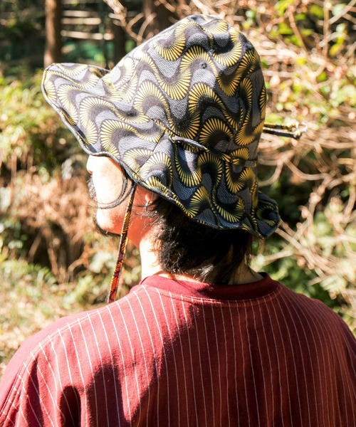 チャイハネ（チャイハネ）の「【チャイハネ】アフリカン幾何学柄リバーシブルハット（ハット・レディース・レッド/イエロー/ブルー・FREE）」の2枚目の写真