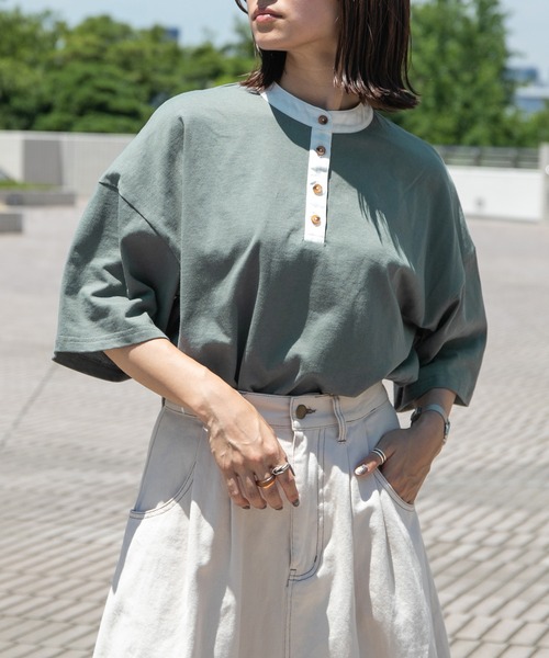 PairPair(ペアペア)の「クレリックバンドカラーT/リンクコーデ対応(ユニセックス)(Tシャツ/カットソー・レディース・ブルーグリーン/スミクロ/ライトベージュ・FREE)」の1枚目の写真