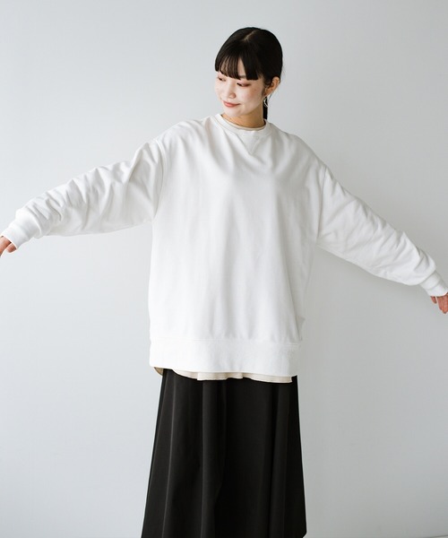 haco!（ハコ）の「古着のスウェットをゆるっと着こなす女性に憧れてつくった 華奢見せもほどよい可愛げにもこだわったオーバーサイズスウェットby who made me（スウェット・レディース・オフホワイト/ラベンダー・1/2）」の18枚目の写真