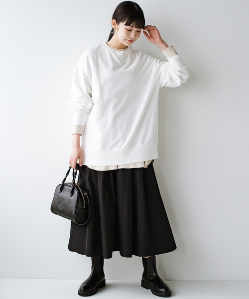 haco!（ハコ）の「古着のスウェットをゆるっと着こなす女性に憧れてつくった 華奢見せもほどよい可愛げにもこだわったオーバーサイズスウェットby who made me（スウェット・レディース・オフホワイト/ラベンダー・1/2）」の14枚目の写真