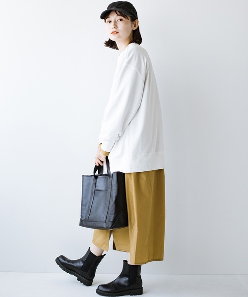 haco!（ハコ）の「古着のスウェットをゆるっと着こなす女性に憧れてつくった 華奢見せもほどよい可愛げにもこだわったオーバーサイズスウェットby who made me（スウェット・レディース・オフホワイト/ラベンダー・1/2）」の10枚目の写真