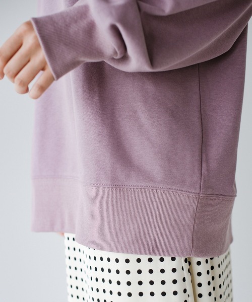 haco!（ハコ）の「古着のスウェットをゆるっと着こなす女性に憧れてつくった 華奢見せもほどよい可愛げにもこだわったオーバーサイズスウェットby who made me（スウェット・レディース・オフホワイト/ラベンダー・1/2）」の22枚目の写真