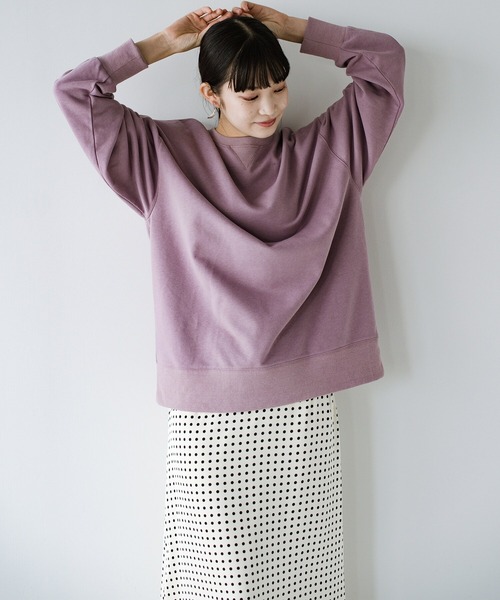 haco!（ハコ）の「古着のスウェットをゆるっと着こなす女性に憧れてつくった 華奢見せもほどよい可愛げにもこだわったオーバーサイズスウェットby who made me（スウェット・レディース・オフホワイト/ラベンダー・1/2）」の20枚目の写真