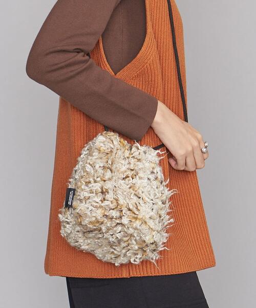 GRIZZZLY（グリズリー）の「【別注】＜GRIZZZLY＞フェイクファーバッグ -2WAY- ∴ ◆（ショルダーバッグ・レディース・ブラック/その他1・FREE）」の2枚目の写真