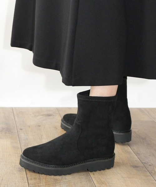 Fin（フィン）の「タンクソールストレッチブーツ（ブーツ・レディース・ブラック/ブラック系その他/ベージュ・S/M/L/LL）」の3枚目の写真