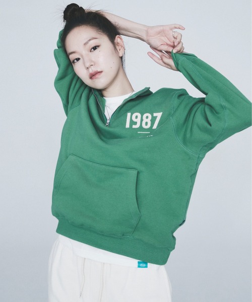 87mm(87mm)の「【87MM / Mmlg】1987 MMLG HALF ZIP SWEAT / パルチムエムエム MMLG 1987 ハーフジップ ロゴ スウェットシャツ / セットアップ対応(スウェット・レディース・グリーン/ナチュラル/ブラック/ブルーグレー・MEDIUM/LARGE/SMALL)」の5枚目の写真