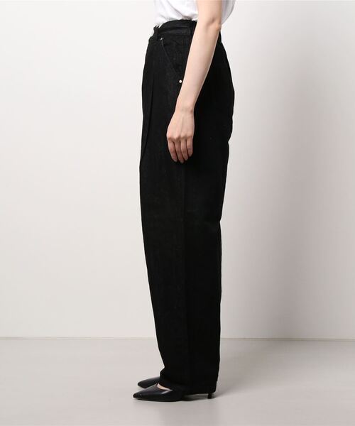 BLACK BY MOUSSY（ブラックバイマウジー）の「relax tuck denim