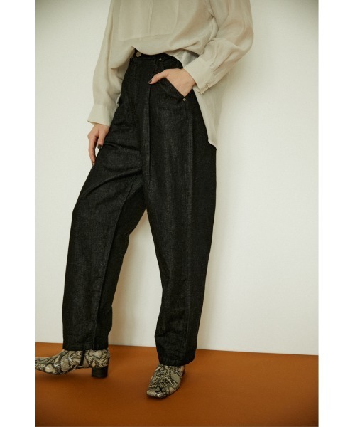 BLACK BY MOUSSY（ブラックバイマウジー）の「relax tuck denim