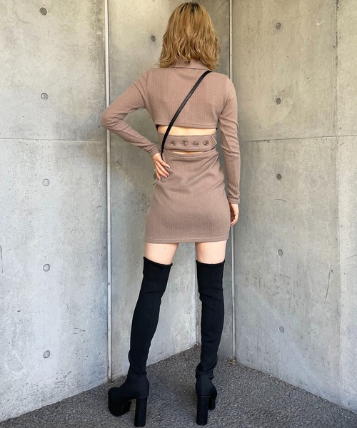 SPIRALGIRL(スパイラルガール)の「バックベルトタイトリブワンピース(ワンピース・レディース・ベージュ/ブラック/グリーン・FREE)」の11枚目の写真