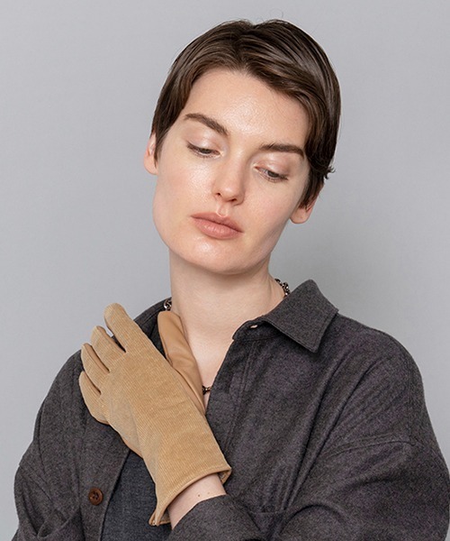 LE VERNIS（ル・ベルニ）の「LE VERNIS(ル・ベルニ)コーデュロイグローブ（手袋・レディース・ベージュ/グリーン系その他/ダークブラウン・FREE）」の6枚目の写真