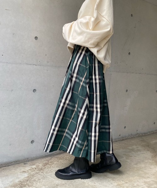 DouDou(ドゥドゥ)の「【WEB限定】チェックタックフレアスカート(スカート・レディース・カーキ/グリーン・FREE)」の4枚目の写真