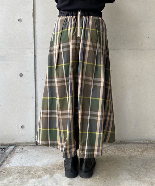 DouDou(ドゥドゥ)の「【WEB限定】チェックタックフレアスカート(スカート・レディース・カーキ/グリーン・FREE)」の6枚目の写真