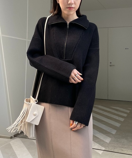 CAPRICIEUX LE'MAGE（カプリシューレマージュ）の「ハーフジッププルオーバー（ニット/セーター・レディース・ブラック/ベージュ/オフホワイト・FREE）」の4枚目の写真