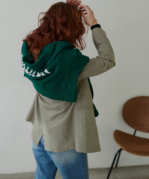 natural couture（ナチュラルクチュール）の「【大人ナチュ】ショート丈ロゴトレーナー（スウェット・レディース・スミクロ/グリーン/グレー/オフホワイト・FREE）」の12枚目の写真