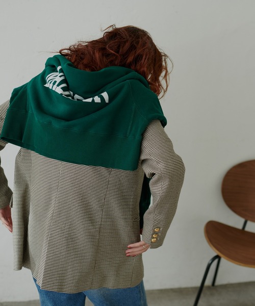 natural couture（ナチュラルクチュール）の「【大人ナチュ】ショート丈ロゴトレーナー（スウェット・レディース・スミクロ/グリーン/グレー/オフホワイト・FREE）」の16枚目の写真