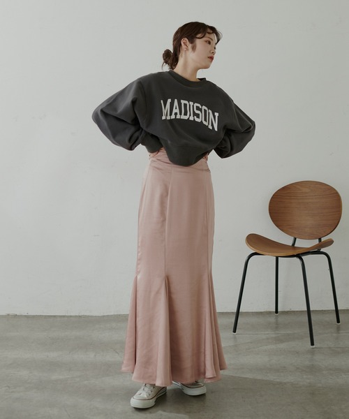 natural couture（ナチュラルクチュール）の「【大人ナチュ】ショート丈ロゴトレーナー（スウェット・レディース・スミクロ/グリーン/グレー/オフホワイト・FREE）」の10枚目の写真