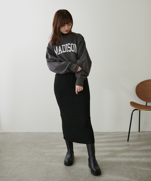 natural couture（ナチュラルクチュール）の「【大人ナチュ】ショート丈ロゴトレーナー（スウェット・レディース・スミクロ/グリーン/グレー/オフホワイト・FREE）」の19枚目の写真